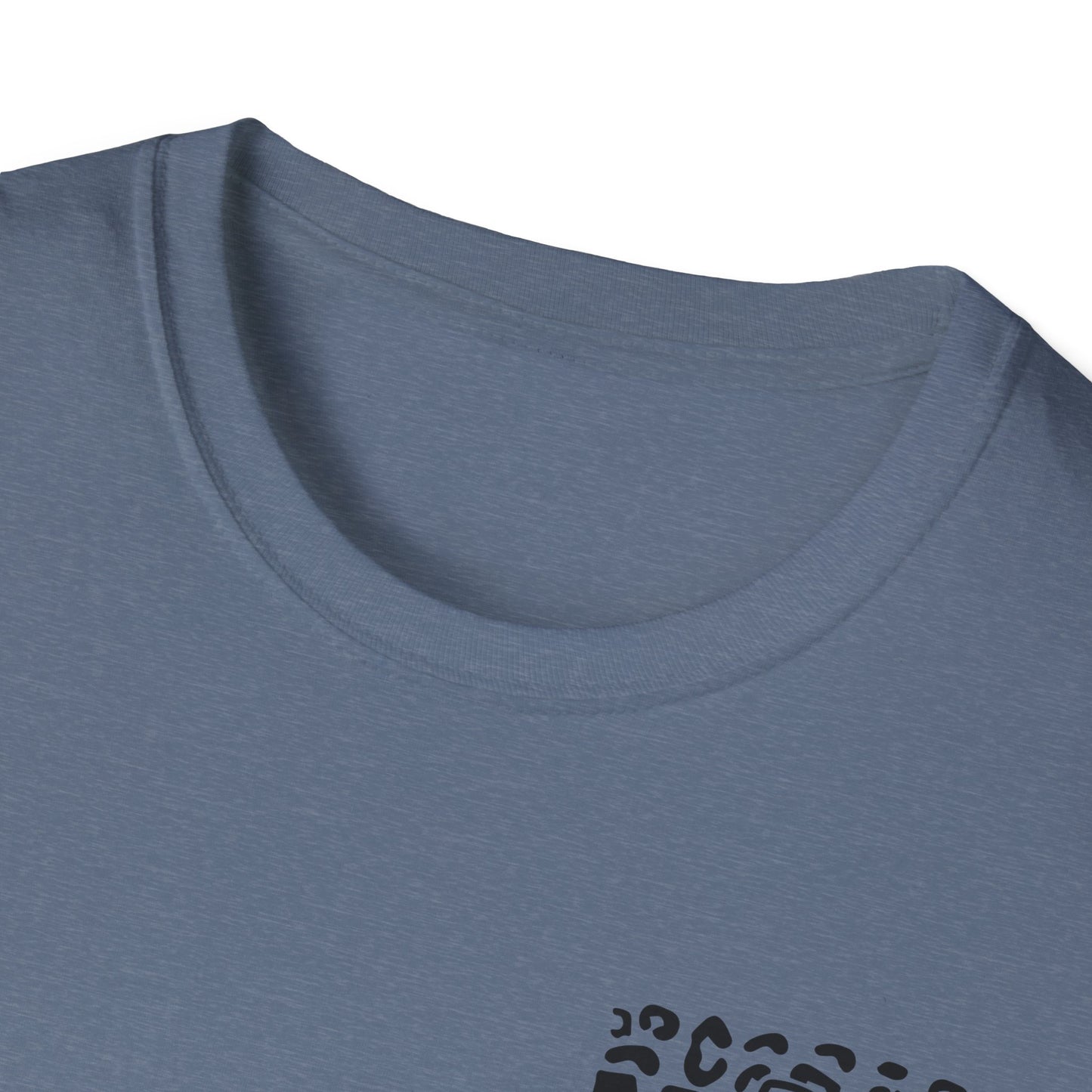 Overstimulated Mom Print - Unisex Softstyle T-Shirt