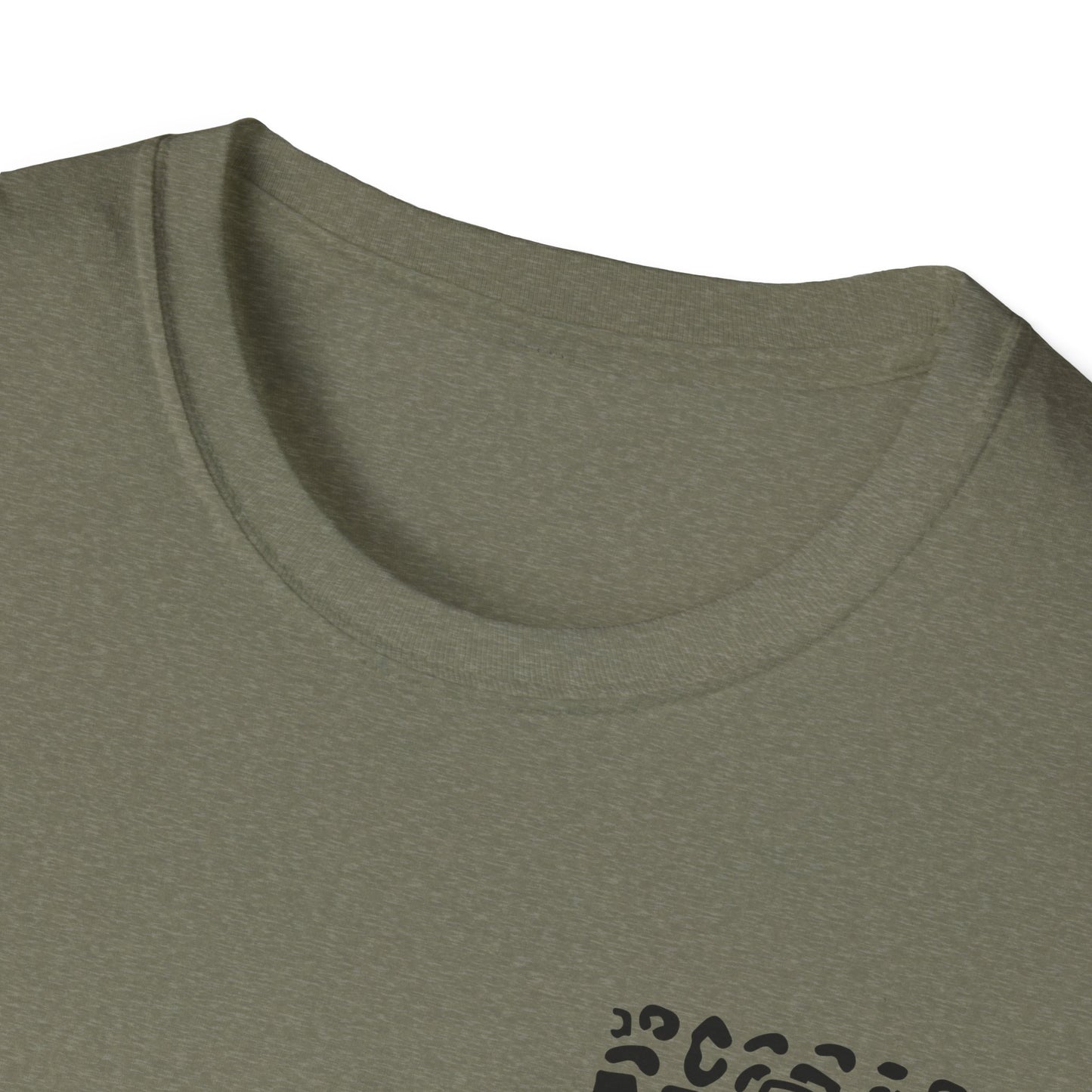 Overstimulated Mom Print - Unisex Softstyle T-Shirt