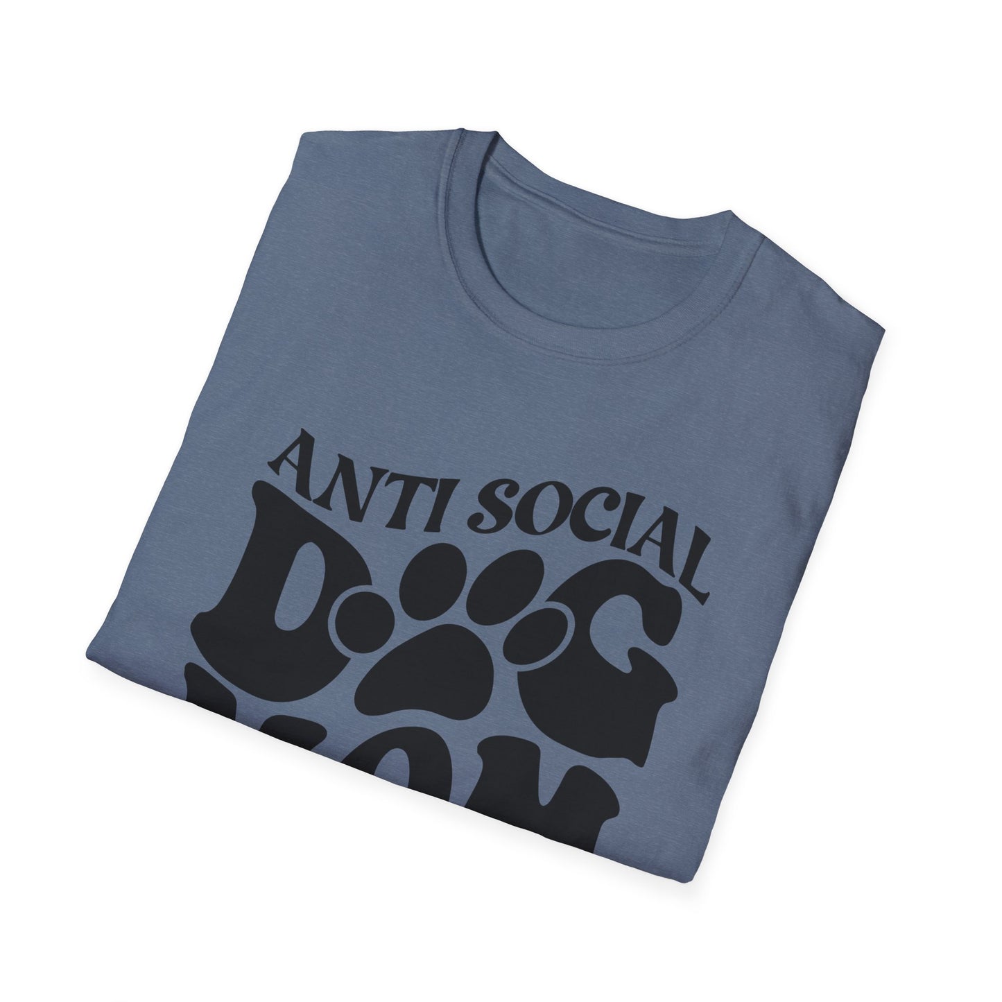 ANTISOCIAL DOG MOM - Unisex Softstyle T-Shirt