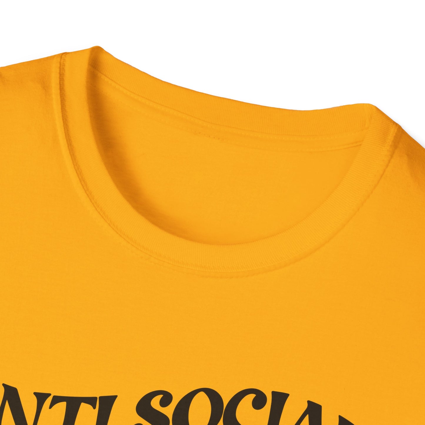 ANTISOCIAL DOG MOM - Unisex Softstyle T-Shirt