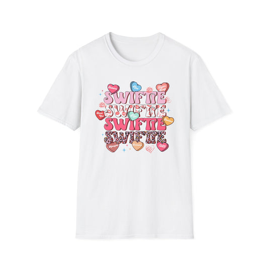 SWIFTIE - Unisex Softstyle T-Shirt