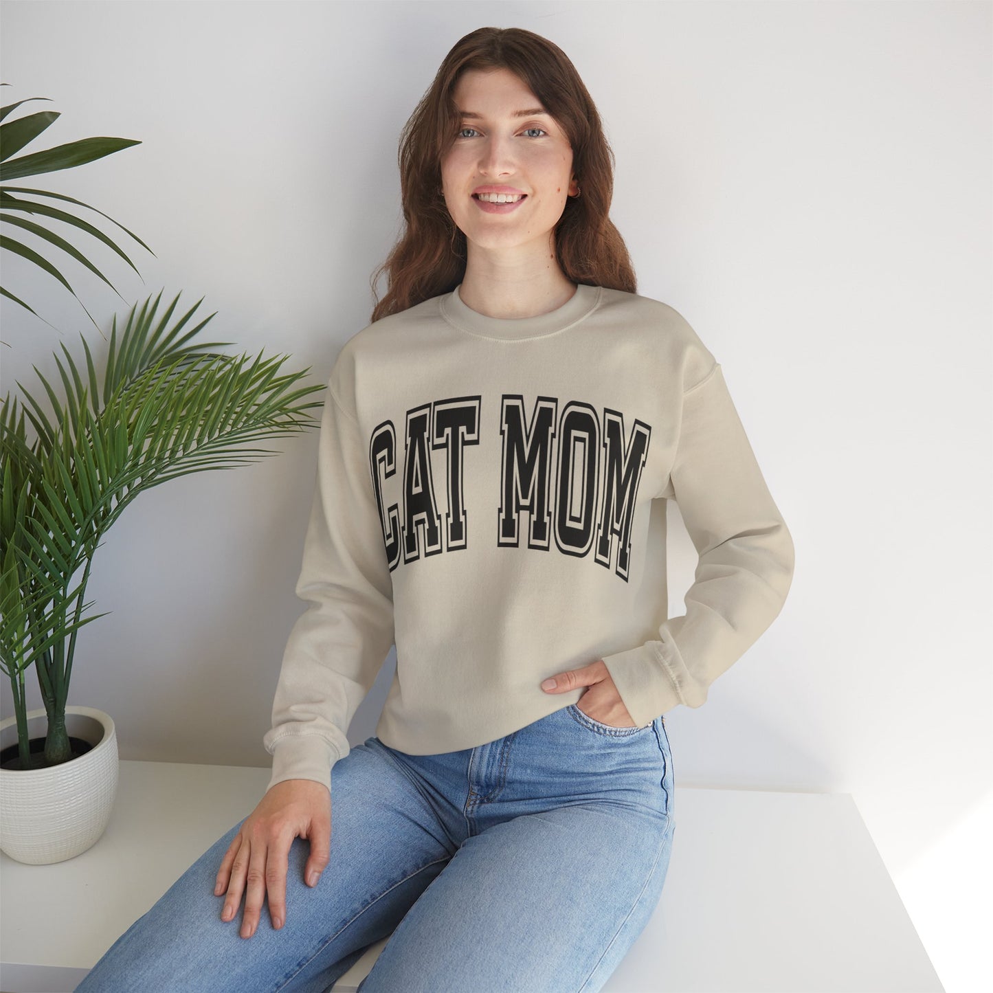 CAT MOM UNIVERSITY - Crewneck Sweatshirt